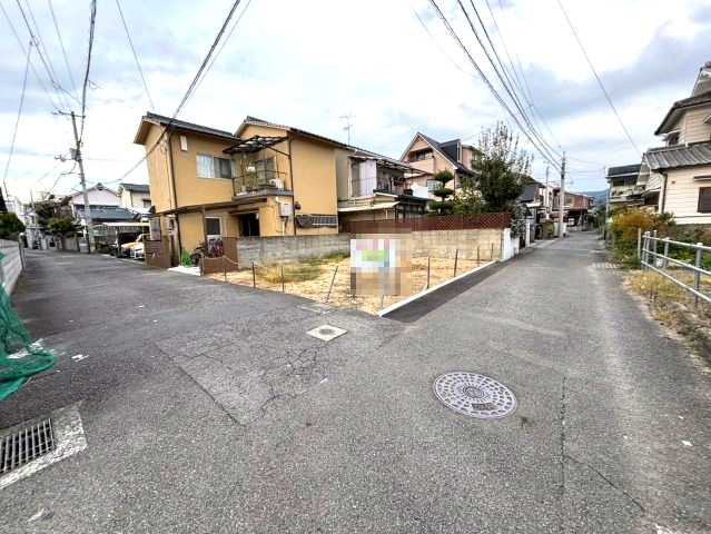 松山市小坂２丁目の売地の前面道路含む現地写真|前面道路含む現地写真です