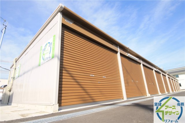 アースガレージ清水の外観