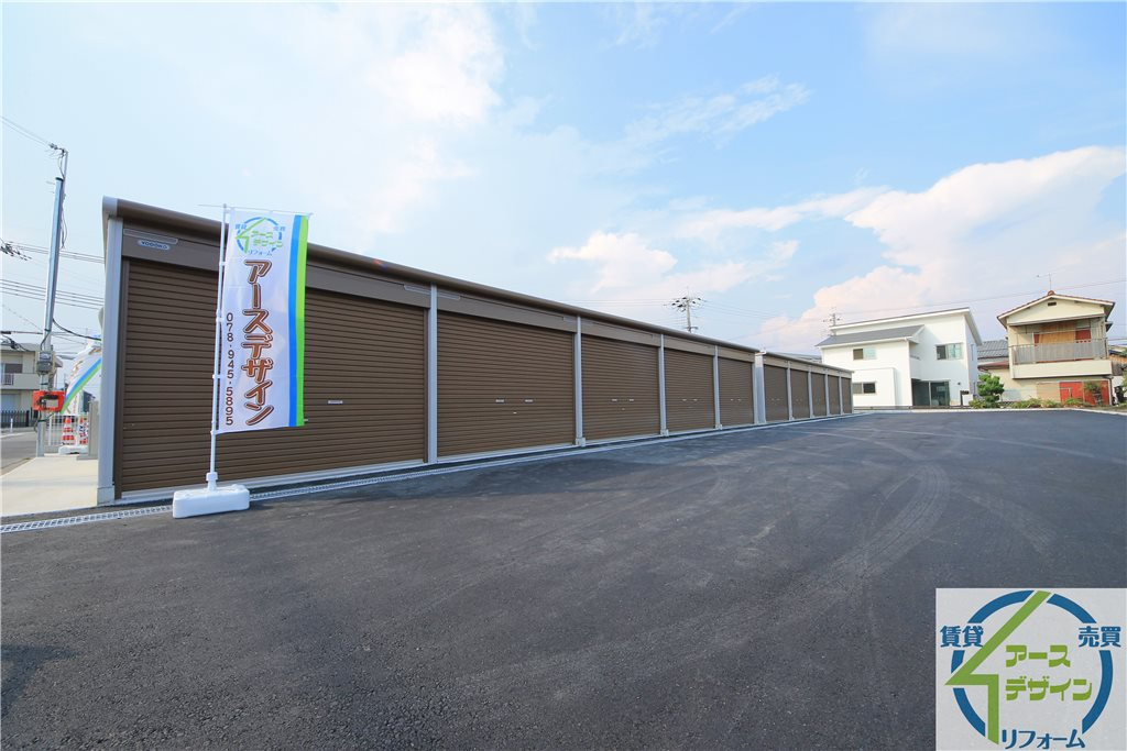 アースガレージ清水の外観