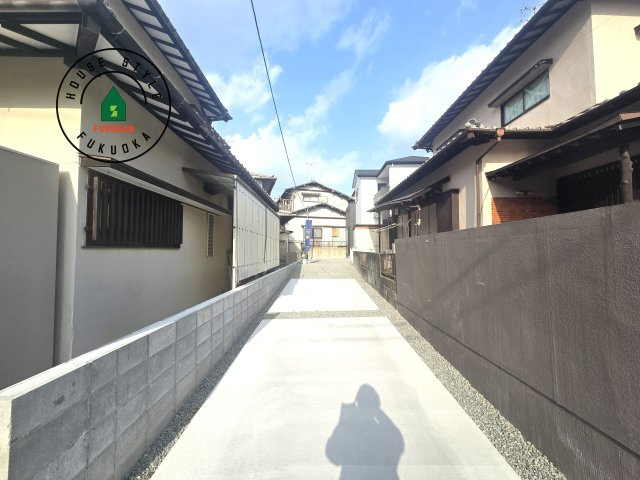 福津市福間南3丁目第4-1棟（1号棟）の駐車場|広々した駐車場になります。3台並列駐車となります。