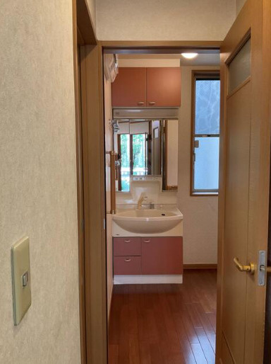 江戸川区平井２丁目の戸建の独立洗面台