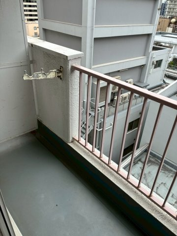 ニューハイツ湯島のバルコニー