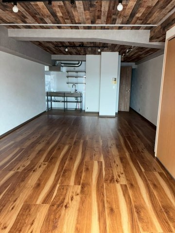 ニューハイツ湯島の居間・リビング