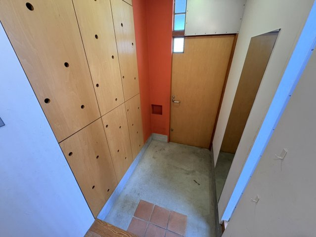 神戸市西区前開南町　戸建の玄関