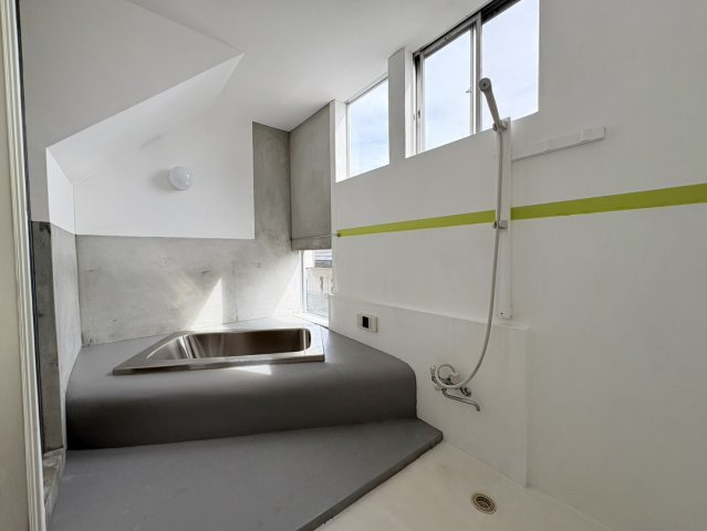 神戸市西区前開南町　戸建の浴室