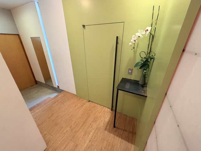 神戸市西区前開南町　戸建の玄関