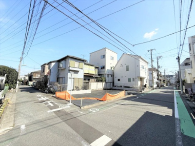 【外観】 | 【仲介手数料４３０万円が無料！！】■南側６ｍ道路、西側４ｍ道路の角地■三軒茶屋１５分■下北沢１６分 | 【仲介手数料４３０万円が無料！！】
■南側６ｍ道路、西側４ｍ道路の角地
■閑静な住宅街
■三軒茶屋１５分
■下北沢１６分
■お好きなハウスメーカーで建築可能
■各ハウスメーカーを少しお安くご紹介可能