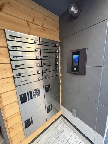 Rebirth笹塚のエントランス|※同シリーズ参照