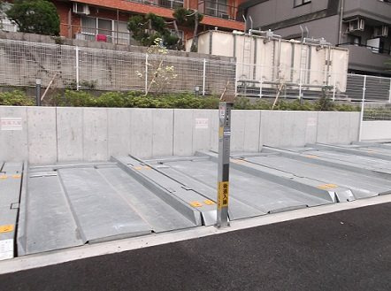 レジディア笹塚llの駐車場