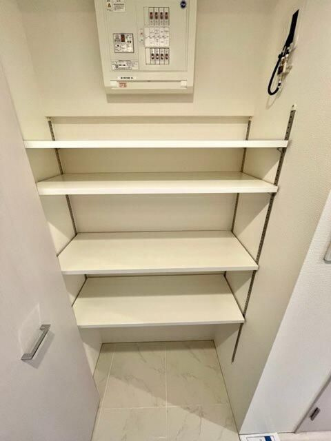 ラクラス四谷三丁目の玄関