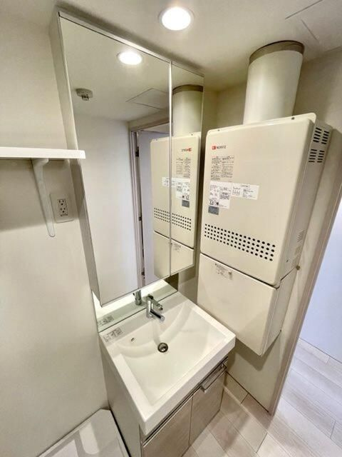 ラクラス四谷三丁目の洗面所