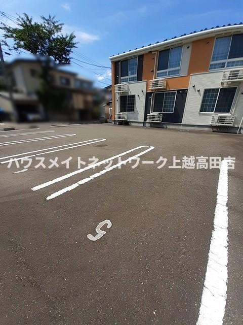ヒルトップテラスの駐車場|駐車場（ロードヒーティング）