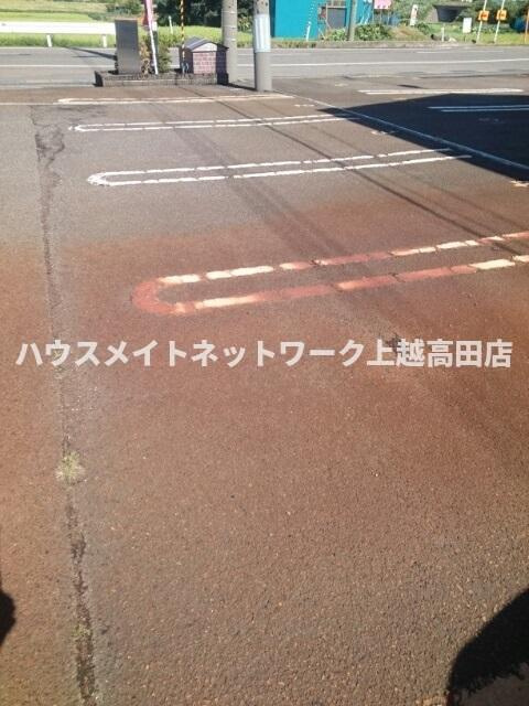 スノー　ヒーロー　Ｂの駐車場|駐車場