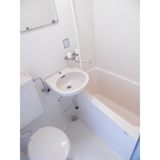 エレガンス綾瀬６のトイレ