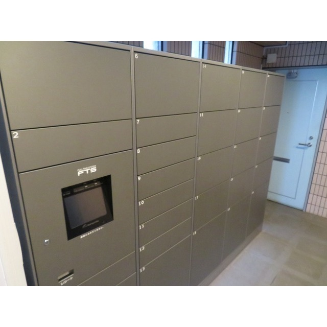 エレガンス綾瀬６の外観|宅配ボックス