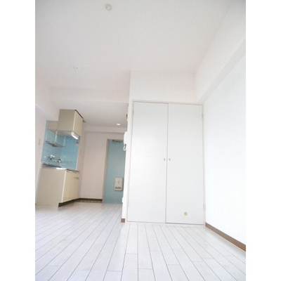 【居間・リビング】 | エレガンス綾瀬６ | 居室