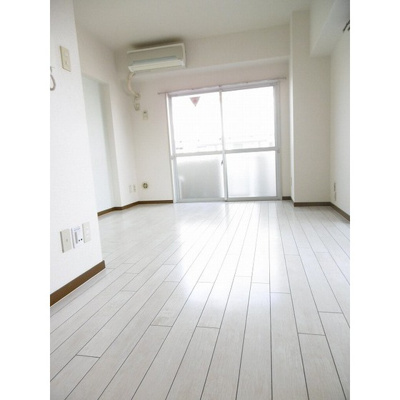 【居間・リビング】 | エレガンス綾瀬６ | 居室