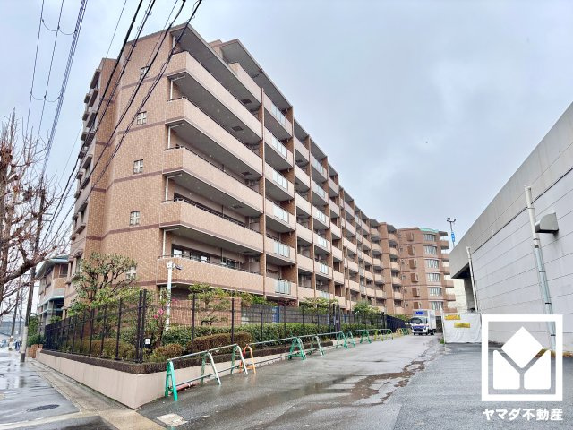 クレステージ桃山の外観