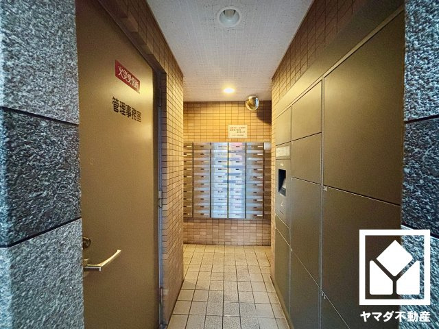 クレステージ桃山の駐車場