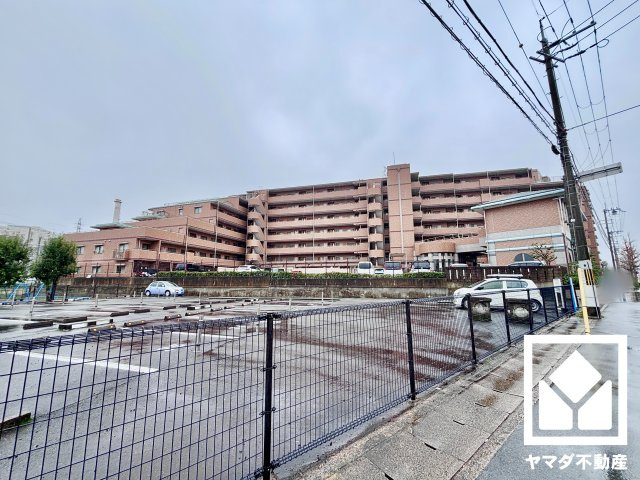 クレステージ桃山の外観