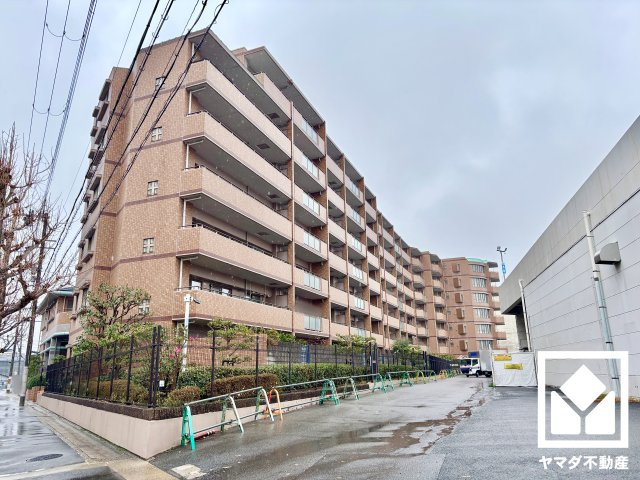 クレステージ桃山の外観