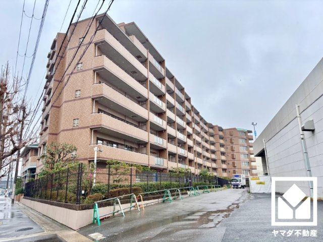 クレステージ桃山の外観