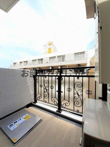 メゾン　ブランドブラン【東長崎駅近／12月中旬入居可】のバルコニー|暖かな日差しのふりそそぐバルコニー