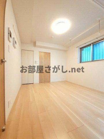 メゾン　ブランドブラン【東長崎駅近／12月中旬入居可】の居間・リビング|内装もきれいです