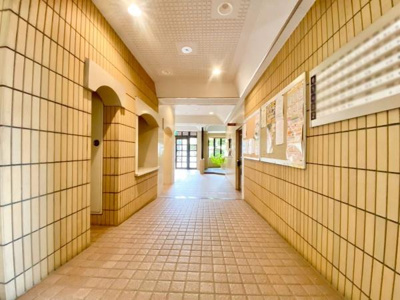 【その他共用部分】 | サン北野田ハイツ | 清潔に維持されている共用部。住む方のマナーの良さが感じられます！