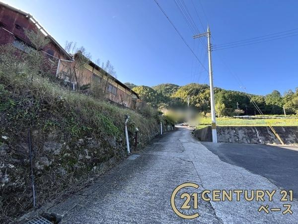 奈良市下狭川町　一戸建の前面道路含む現地写真|■現地撮影写真■落ち着いた雰囲気の住環境です！