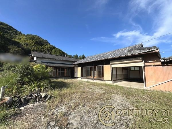 奈良市下狭川町　一戸建の外観|■現地撮影写真■閑静な住宅地内でのびのび穏やかな暮らし！お気軽にお問い合わせください！