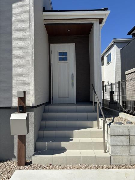 高浜呉竹町第3　全4棟・4号棟の玄関|施工例