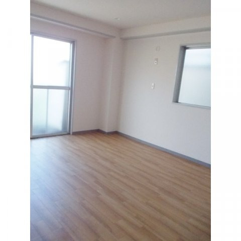 マンション川菱の内装
