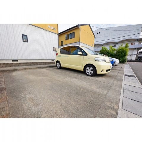 南陽荘の駐車場|お問い合わせは美濃善不動産駅前店へ！