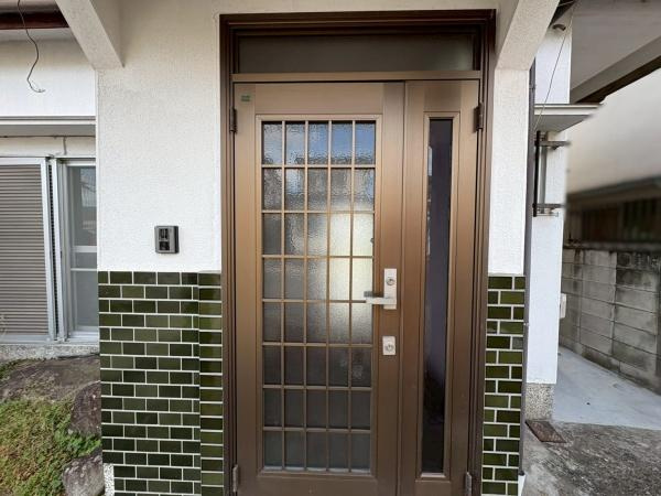 岩出市水栖　中古戸建の玄関