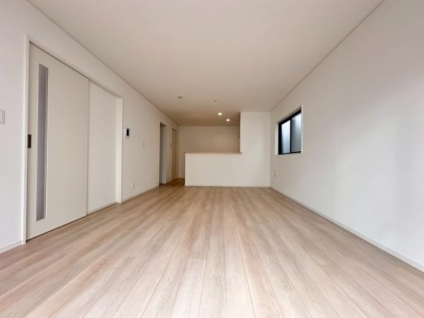 和歌山市鳴神第4-2号棟　新築戸建の居間・リビング