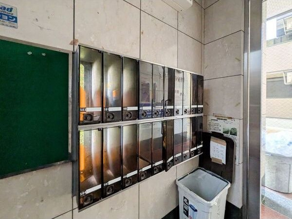 WINGS大正のエントランス