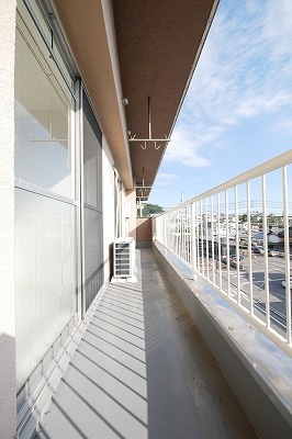 スペンドーレIのバルコニー|スペンドーレI　402