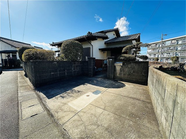 筑後市長浜中古戸建の駐車場