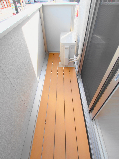 ホワイトリリーのバルコニー