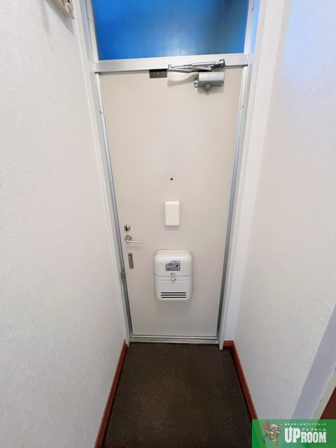 コーポラスグリーンの玄関