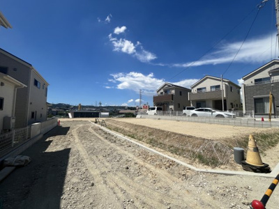 【前面道路含む現地写真】 | 生駒市小明町～全3区画～　眺望を買う土地！！