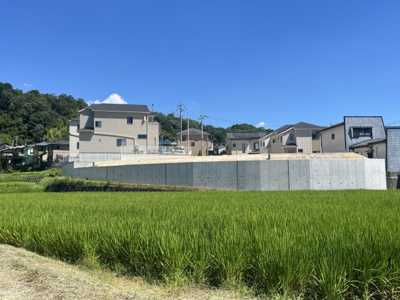 【前面道路含む現地写真】 | 生駒市小明町～全3区画～　眺望を買う土地！！