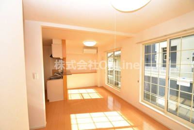 【居間・リビング】 | クリスタルガーデンリリー