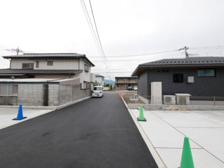 【前面道路含む現地写真】 | 物件前道路