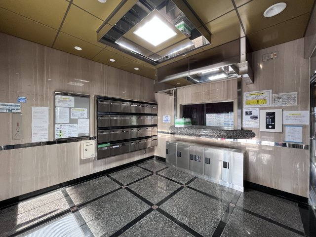 ウィステリアコート山之内のエントランス