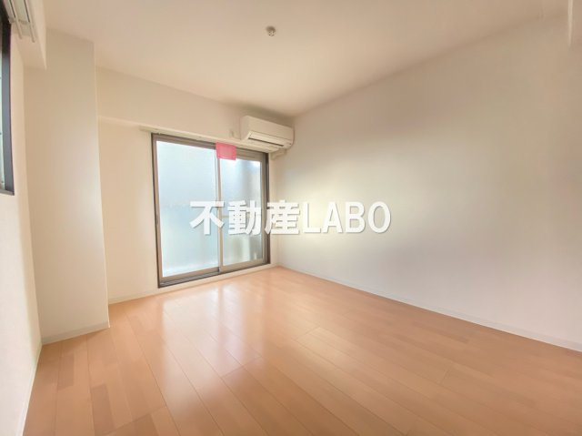 ステイブルコート弁天町の居間・リビング