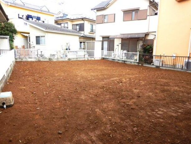 【土地】鶴ヶ島市松ヶ丘建築条件無し売地の外観|更地です！スーパーや大きなコンビニも近く便利