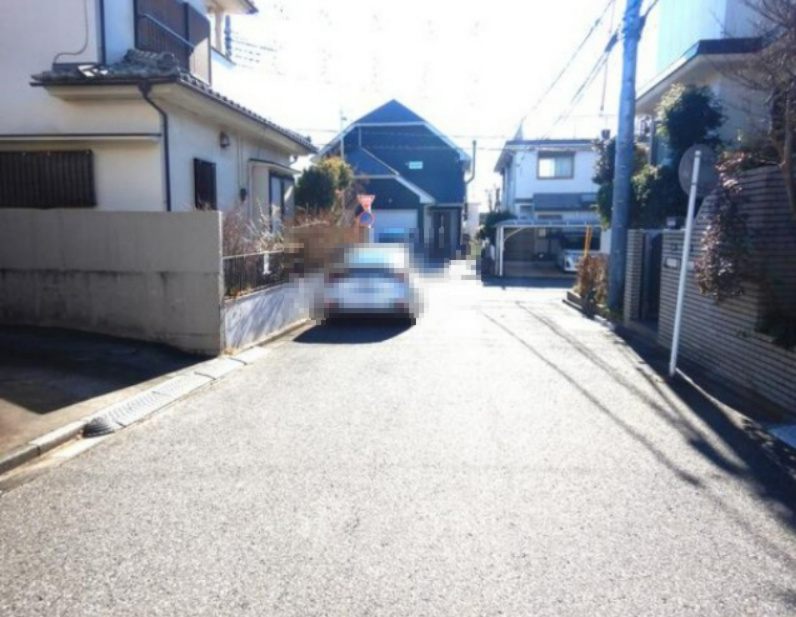 【土地】鶴ヶ島市松ヶ丘建築条件無し売地の前面道路含む現地写真|前面道路含む現地写真です