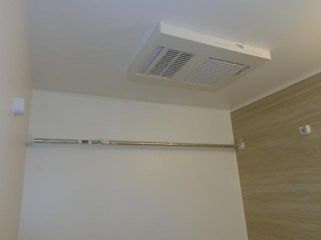 ベル　ウッドⅢの洗面所|浴室乾燥機